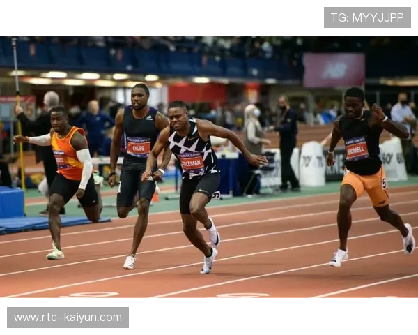 米尔罗斯室内赛男子铅球，牙买加选手21.77米夺冠